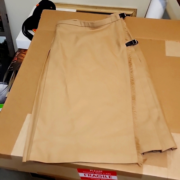 100% WOOL PLEATED WRAP  SKIRT MOFFAT WEAVERS SIZE 12 GIRLS WITH BUCKLES - Picture 1 of 7